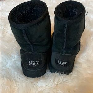 Ugg- youth boot. Size 10